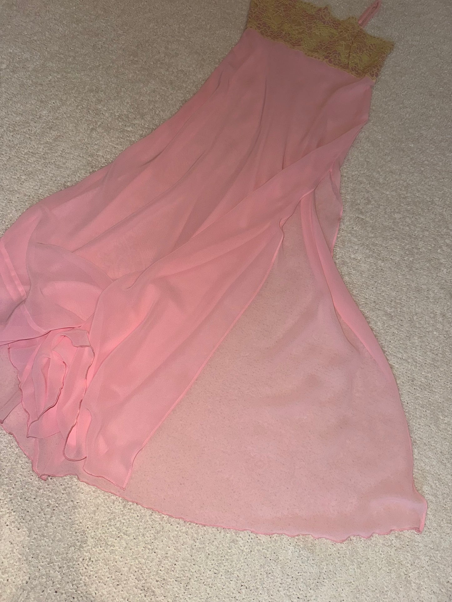 Vintage Victoria’s Secret nightgown 🍌