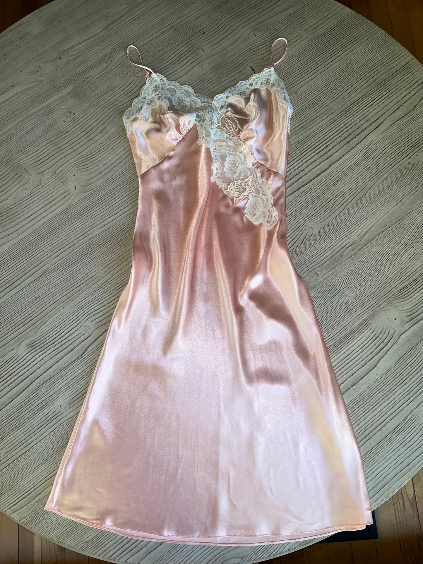 Victoria’s Secret vintage baby pink nightgown(XS/P)🤍