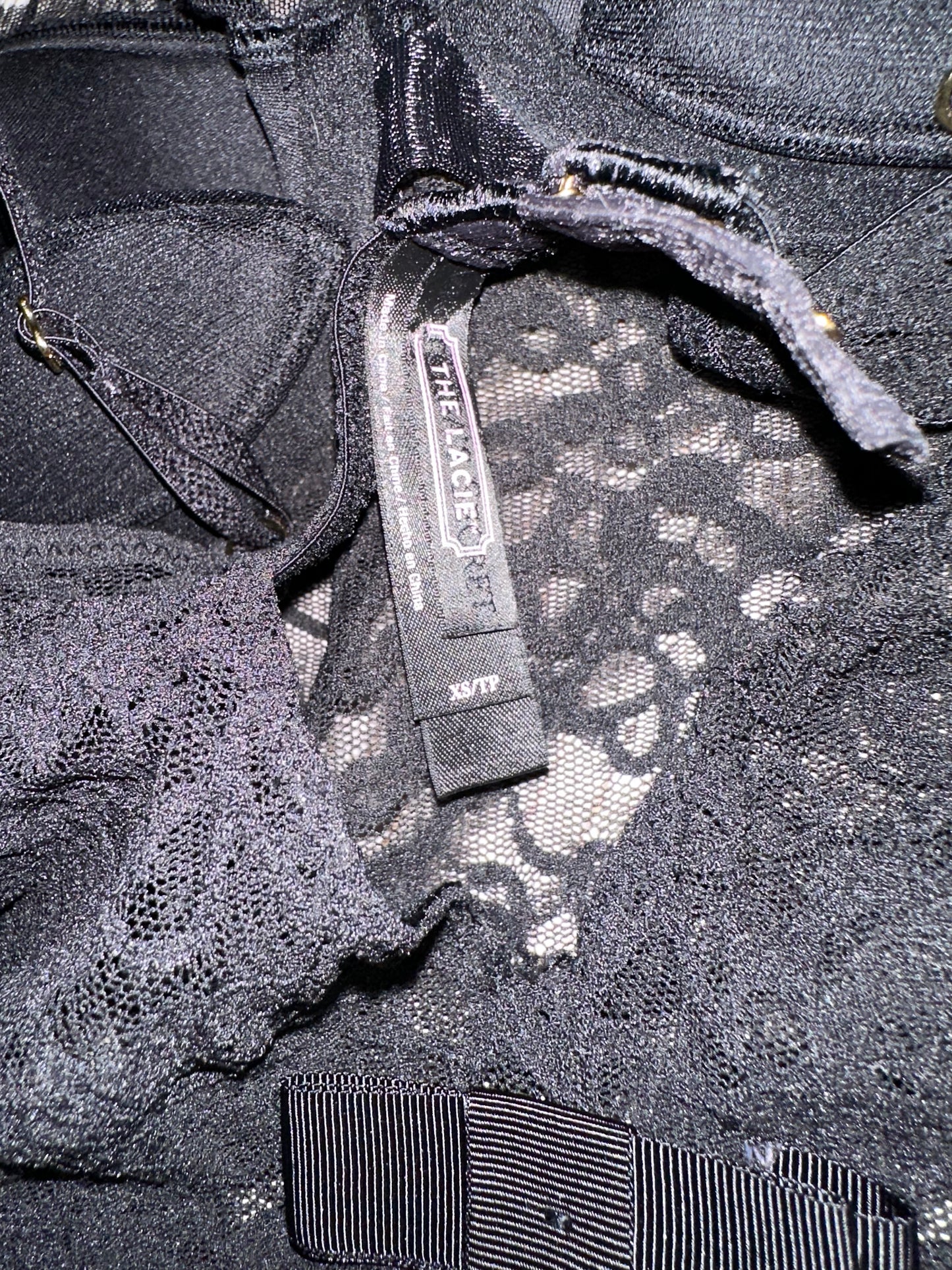 Victoria’s Secret black lace slip dress(XS)🖤